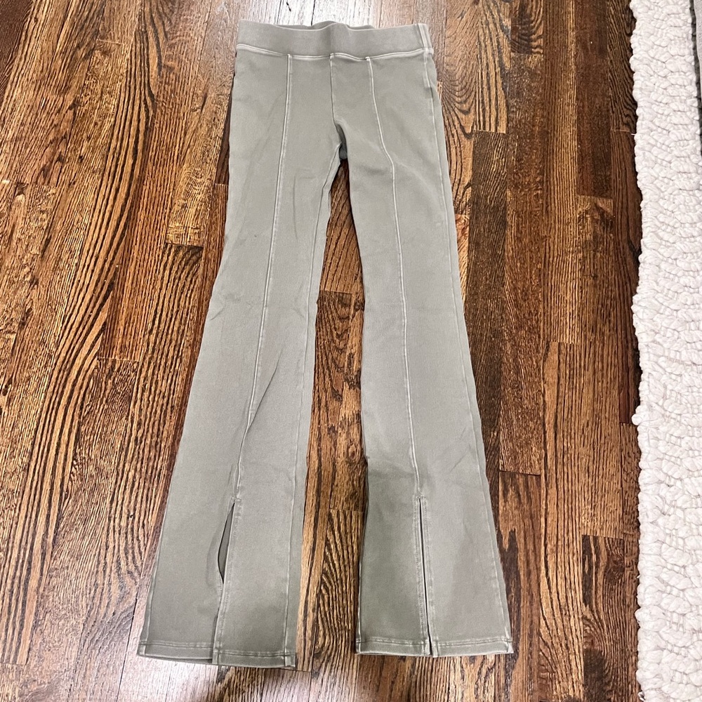Wild fable green flared leggings